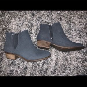 dsw navy blue booties